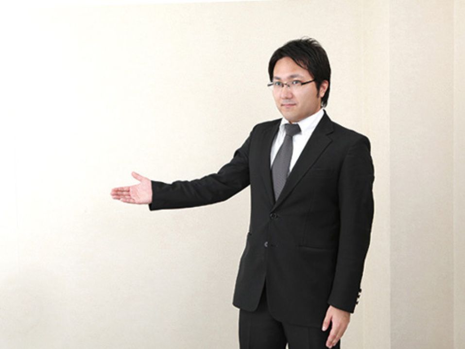 ご案内するスタッフ