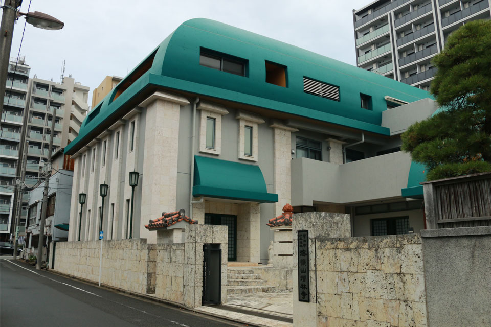 増林寺斎場の建物外観